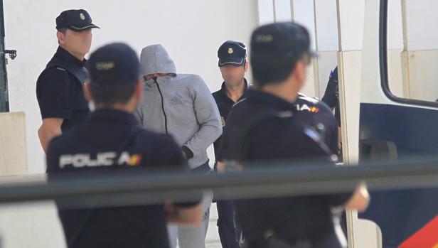 Prisión provisional para los ocho detenidos por la agresión a guardias civiles en Algeciras