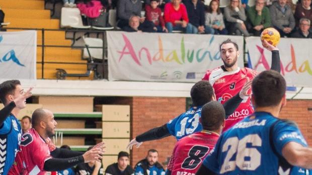 El Cajasur Córdoba vence al Calvo Xiria y se jugará el ascenso ante el ACV Balonmano Santoña (34-28)