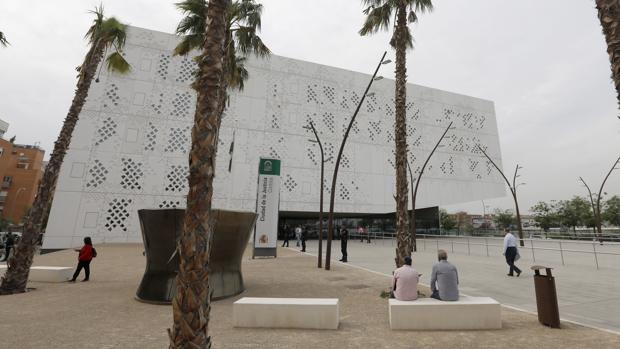 Intentan llegar a un acuerdo en el caso del fraude del notario de Córdoba Carlos Alburquerque