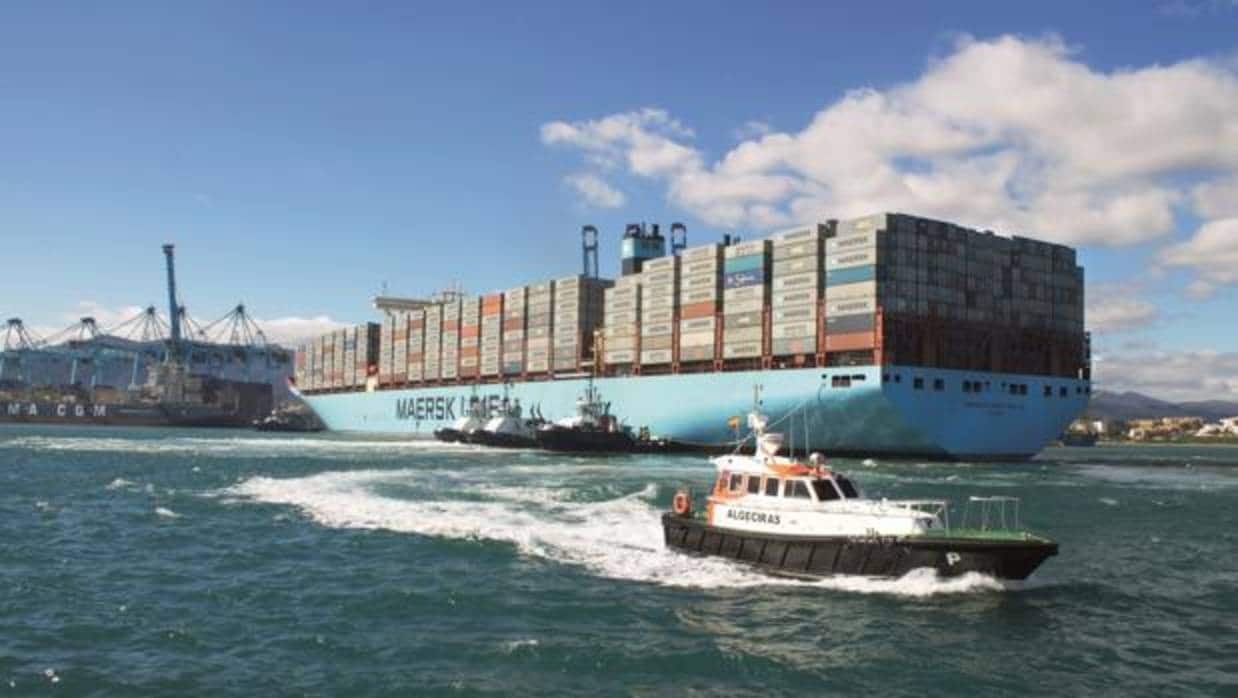 Megaship Maersk Mc Kinney Möler atracando en el puerto de Algeciras