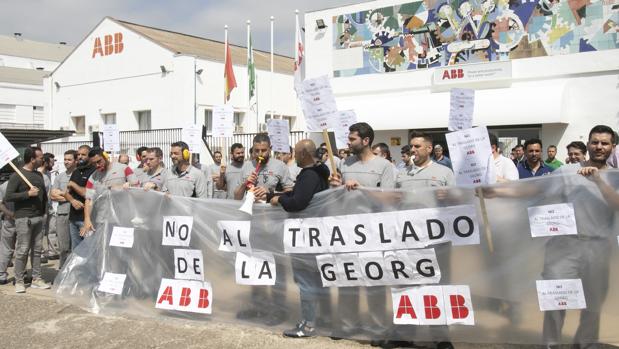 Trabajadores de ABB en Córdoba inician un calendario de protestas por la pérdida de servicios en la planta