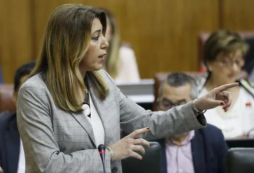 Susana Díaz responde a las preguntas hoy en el Parlamento de Andalucía