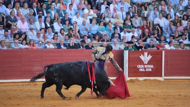 Toros Feria de Córdoba | Morante sale a hombros en una tarde de seis orejas