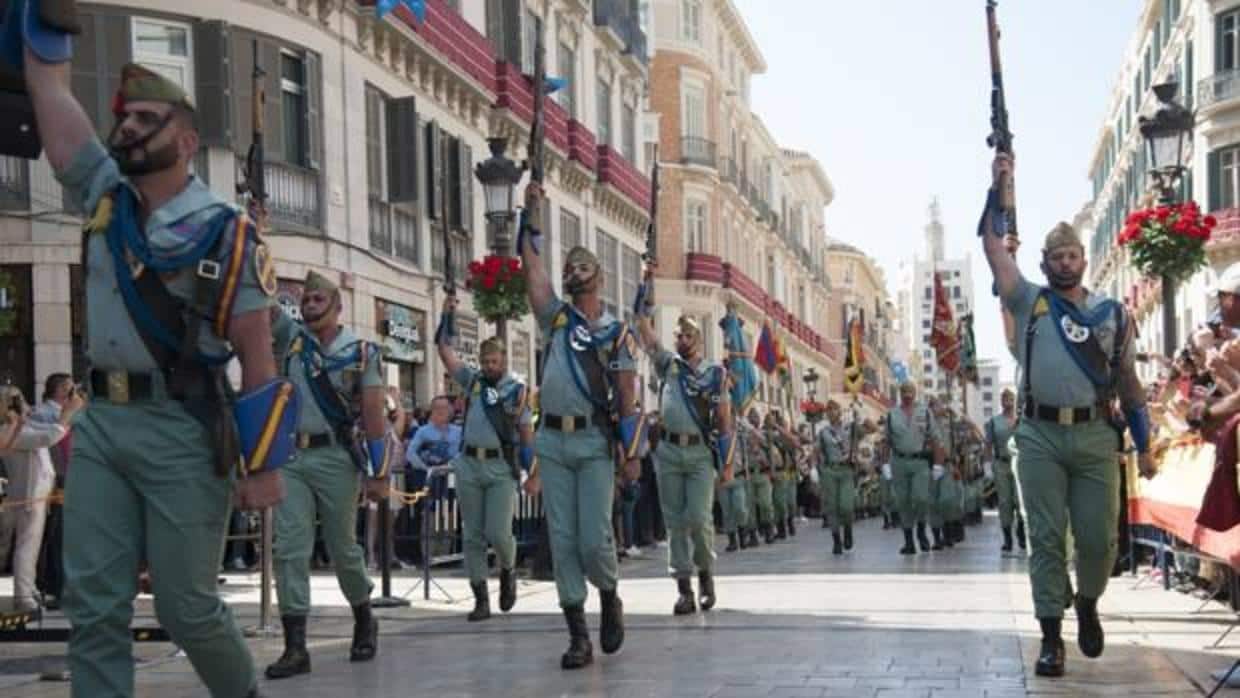 Desfile de la Legión por Málaga