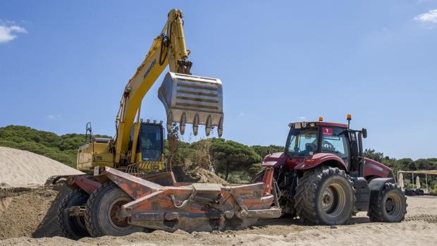 El Gobierno precisa de más arena de calidad para regenerar todas las playas en Huelva y Cádiz