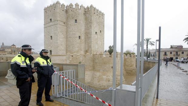 Policía Local en el entorno de la Calahorra