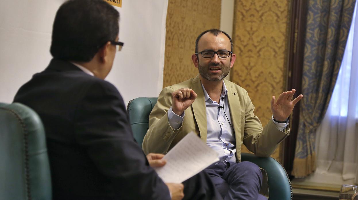 Rafael Santandreu durante una charla en Aula de Cultura de ABC Sevilla