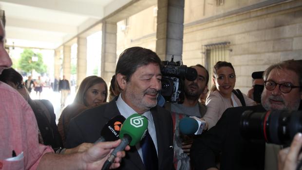 Embargados los sueldos y casas de Guerrero y Márquez, imputados en el caso ERE