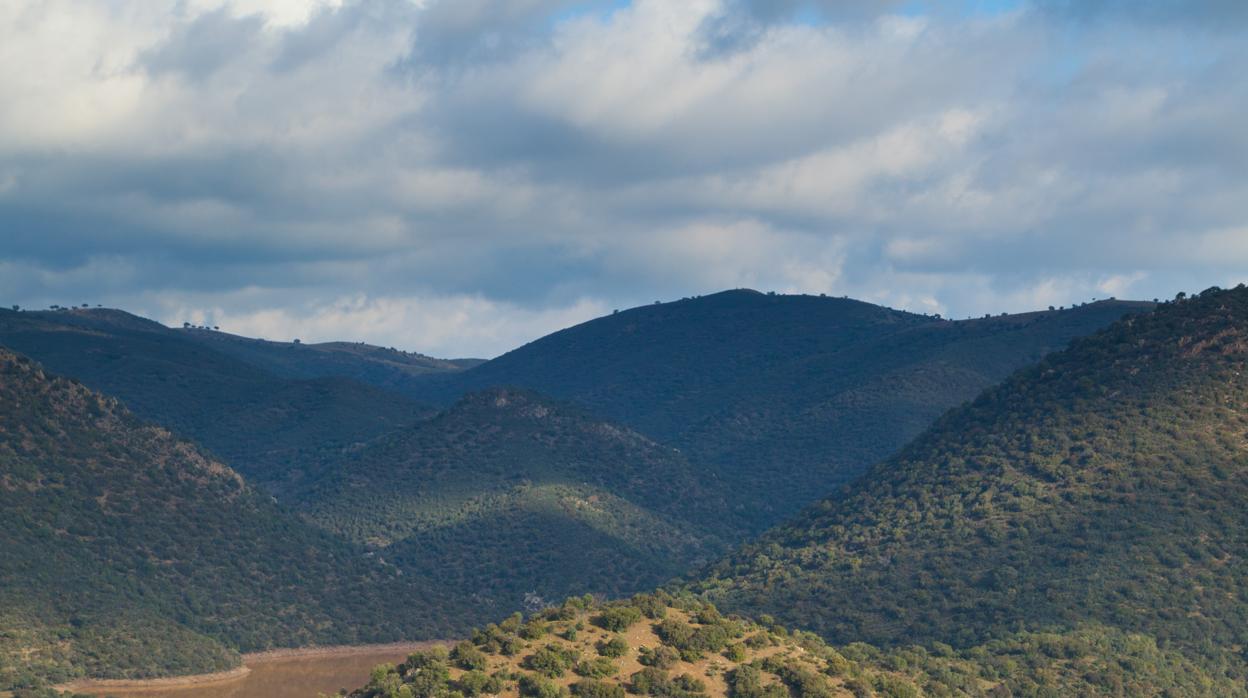 Pantano del Jándula en el Parque Natural Sierra de Andújar, en Jaén