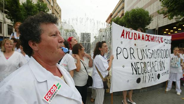 La ayuda a domicilio en Córdoba tiene fechas: antes de julio arrancará la nueva empresa del servicio