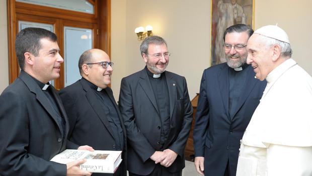 Agustín Moreno, José Juan Jiménez, Joaquín Alberto Nievo y Fernando Cruz-Conde, con el Papa Francisco