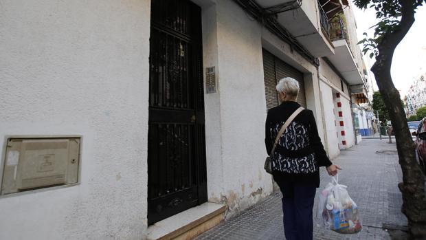 La anciana de Ciudad Jardín de Córdoba murió asfixiada por su vecina