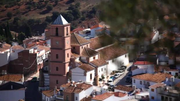 Muere una persona en un accidente en el que salió despedida por la ventana del coche