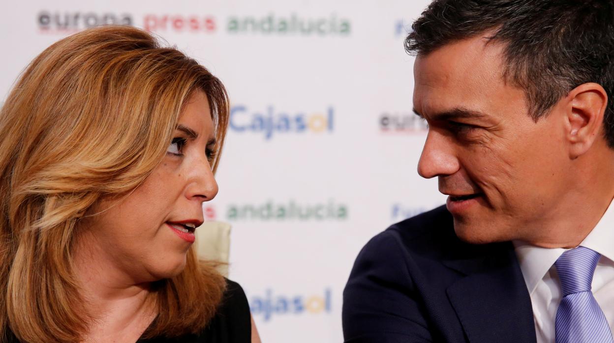 Susana Díaz, presidenta andaluza, junto a Pedro Sánchez, presidente del Gobierno