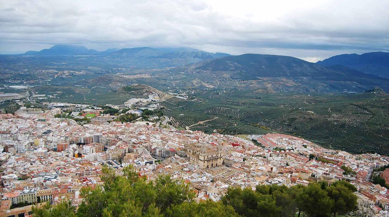 Cada ciudadano debería de pagar casi 5.000 euros para enjugar la deuda del Ayuntamiento de Jaén.