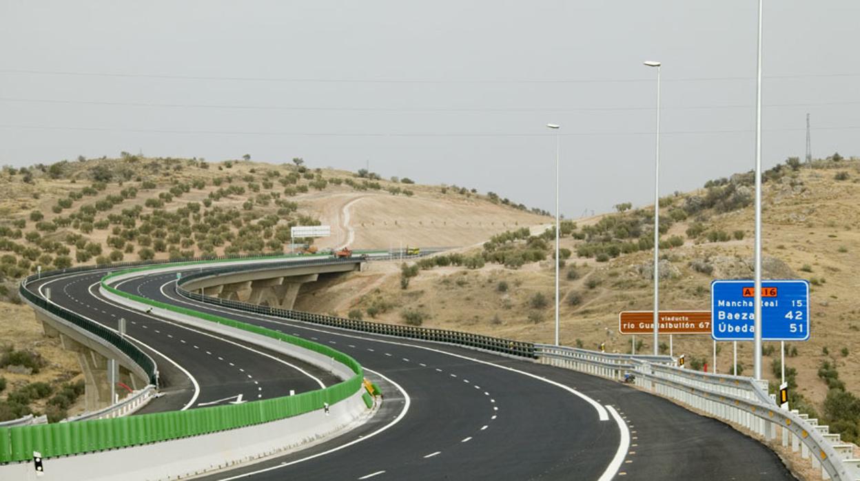 Un tramo de la autovía se ha convertido en carretera convencional por el hundimiento de la calzada