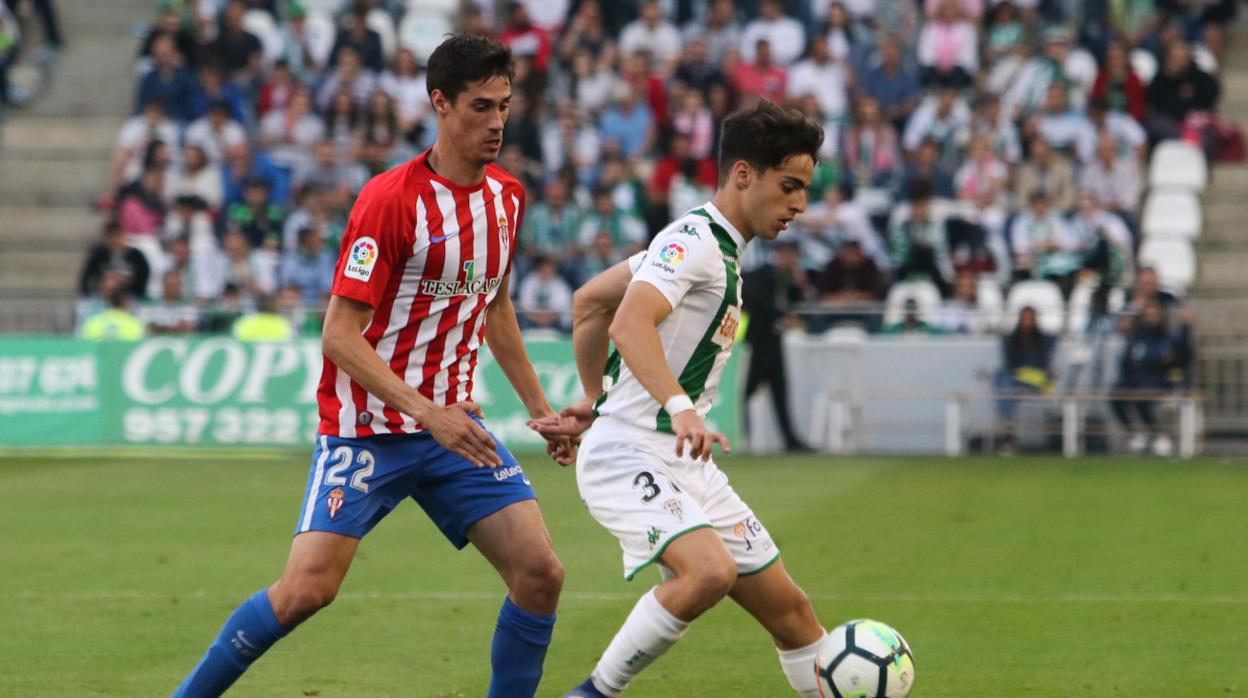 Alvaro Aguado durante el partido ante el Sporting de Gijón