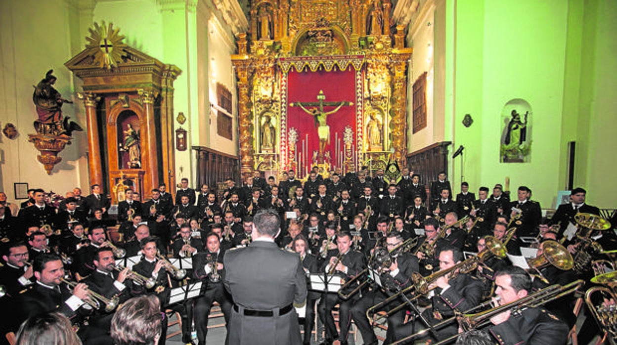 Agrupación del Cristo de Gracia en concierto