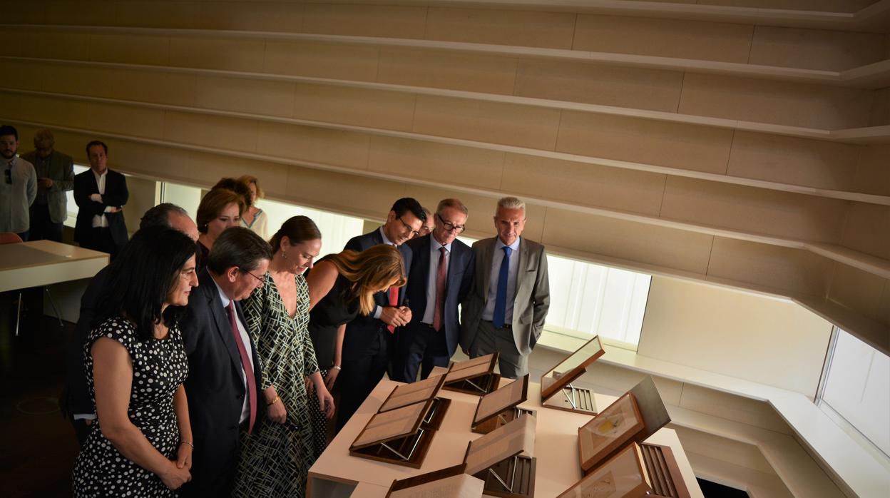 Autoridades de distintas instituciones han visitado esta mañana el Centro Lorca de Granada.