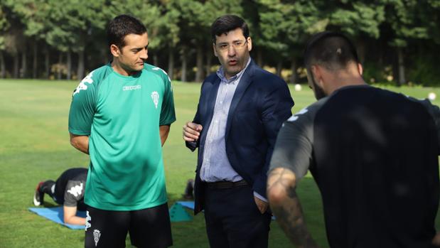 Córdoba CF | Francisco Rodríguez toma el control en el primer día de entrenamiento con visita de Jesús León