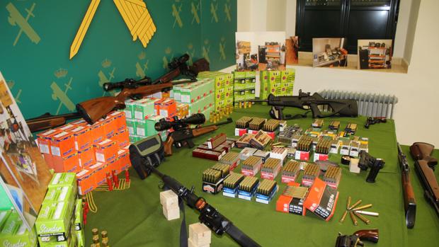 Descubre el arsenal de munición y armas intervenido por la Guardia Civil en Palma del Río