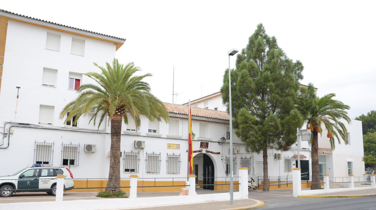 Fachada de una casa cuartel de la Guardia Civil