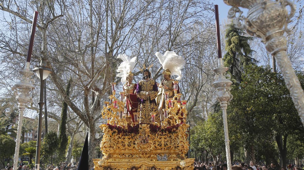 El Señor de la Redención por la Plaza de Colón