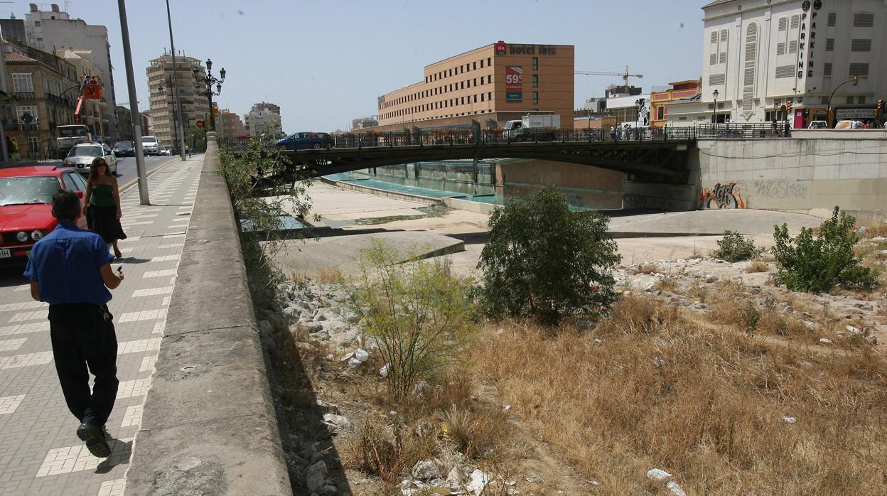 La presunta violación ocurrió bajo uno de los puentes que cruzan el Guadalmedina en Málaga