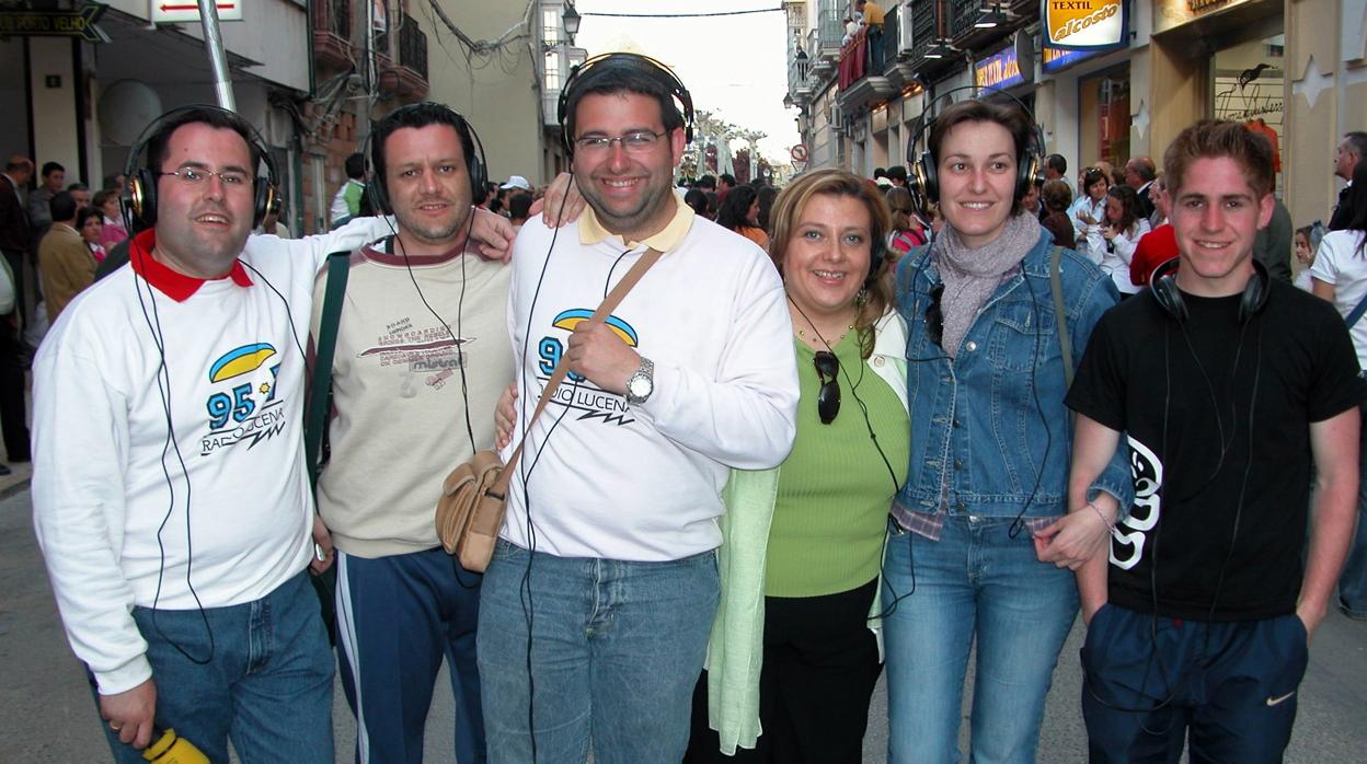 Equipo de Radio Lucena durante una emisión en directo