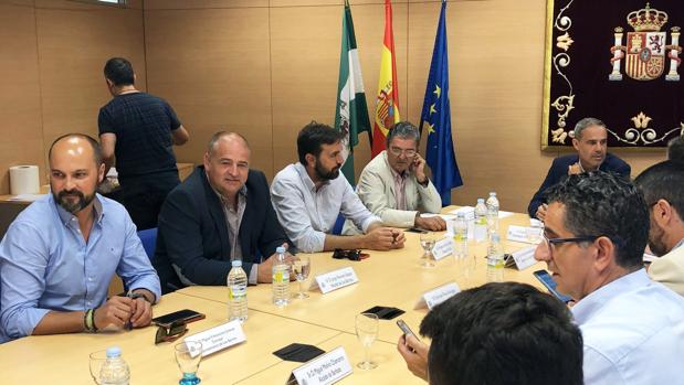 Los ayuntamientos de Cádiz piden al Gobierno que sufrague los gastos de la acogida de inmigrantes