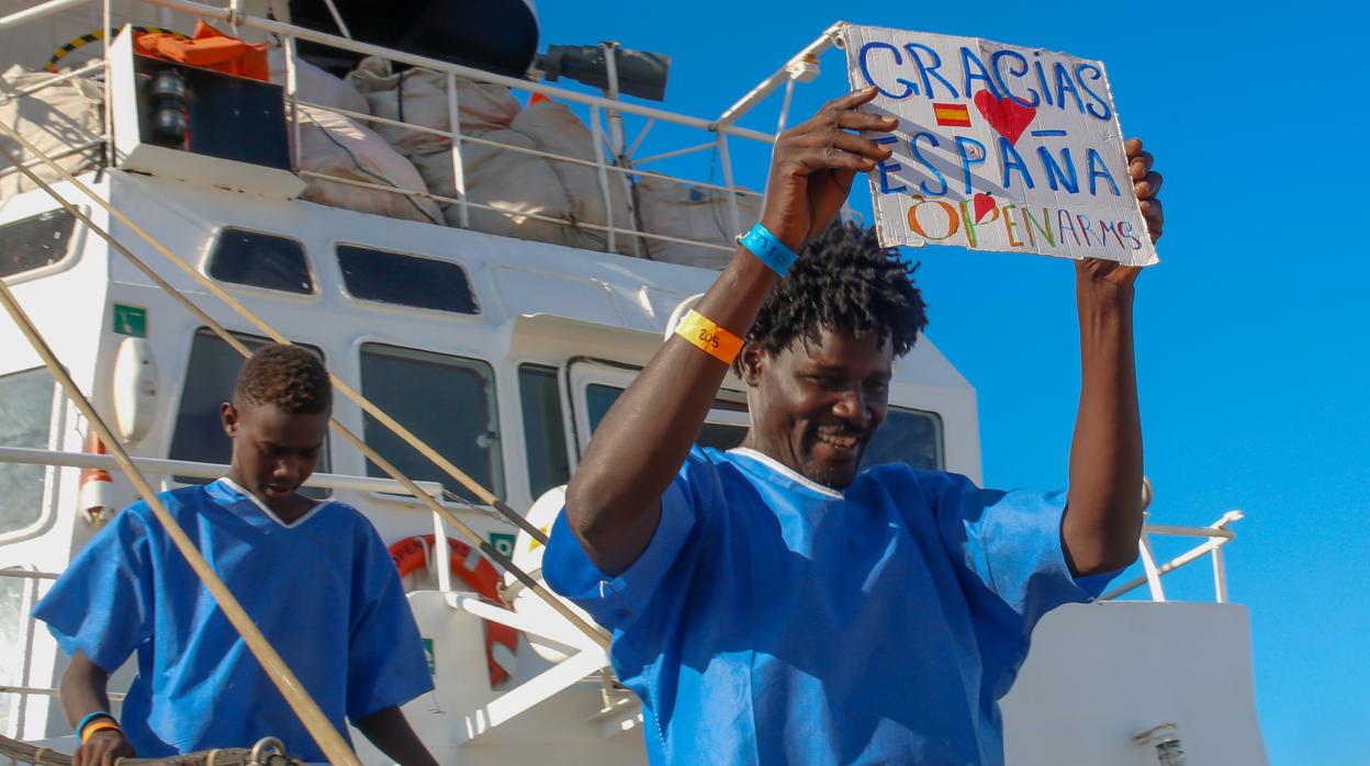 Responsables de Proactiva Open Arms, en rueda de prensa tras el desembarco de los 87 inmigrantes.