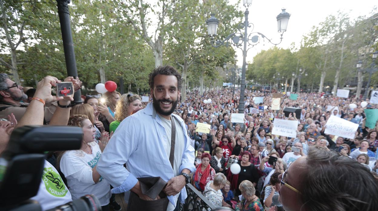 Jesús Candel, en una concentración de apoyo a este médico