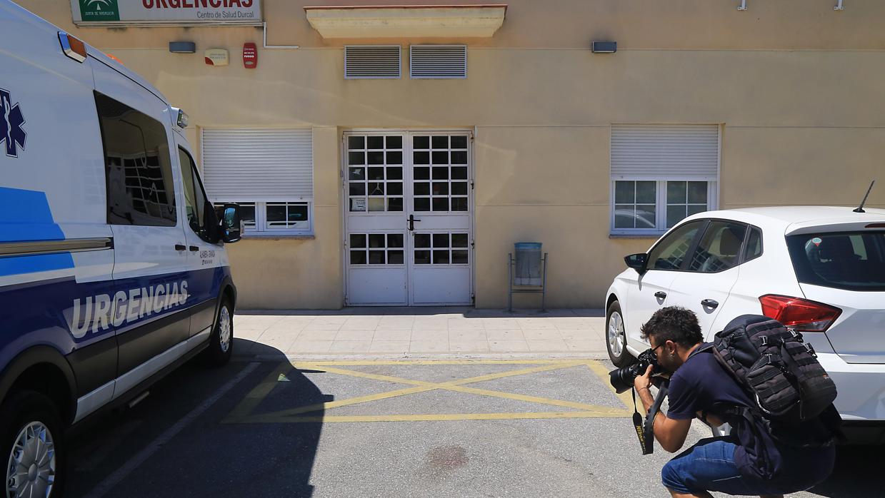 Centro de salud de Dúrcal donde el detenido dejó a la víctima