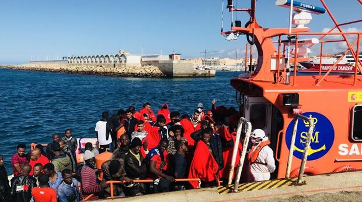 Algunos de los inmigrantes llegados este fin de semana a las costas de Cádiz
