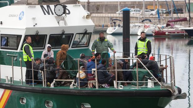 La Guardia Civil: un rayo de esperanza en alta mar