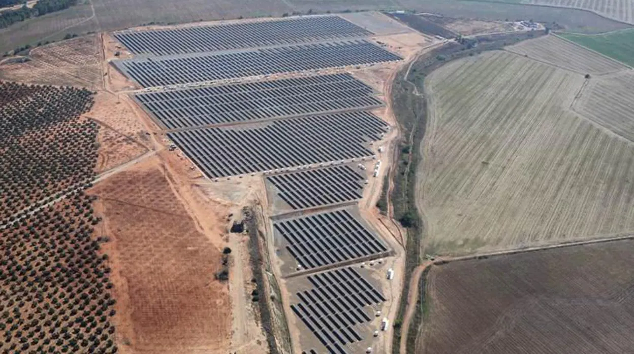 Planta solar instalada en el municipio cordobés de El Carpio