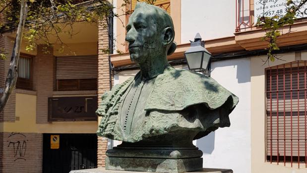 El PP de Córdoba denuncia el deterioro de estatuas y monumentos de la ciudad por actos vandálicos
