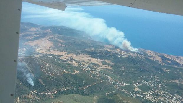 Otro incendio forestal vuelve a calcinar el parque natural de Tarifa