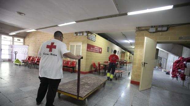 Cruz Roja atiende a medio millar de personas sin techo en Córdoba durante el verano