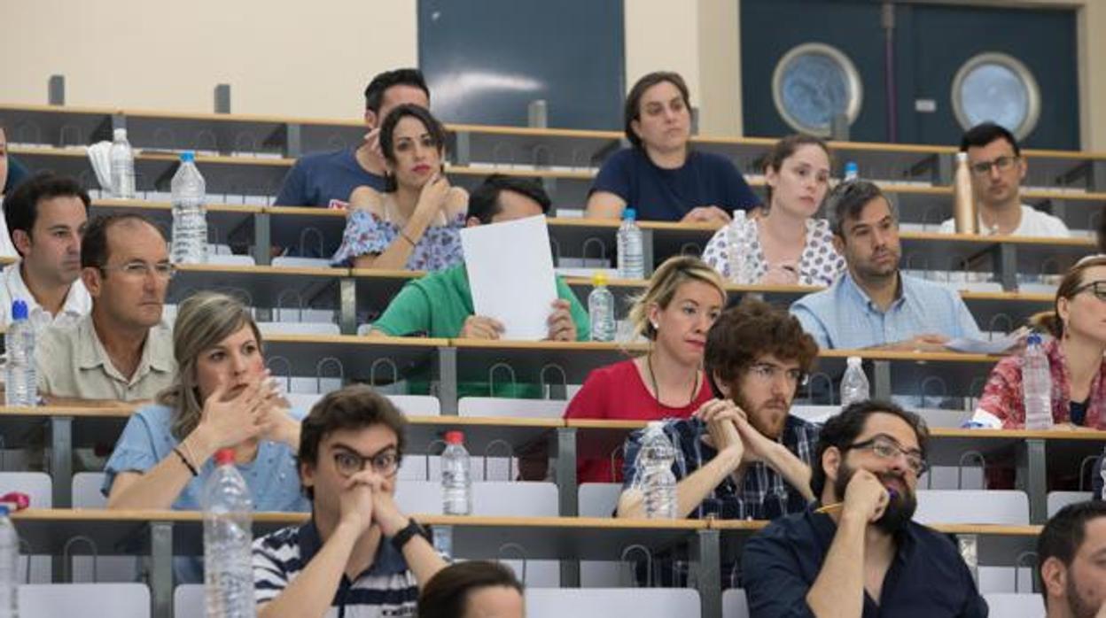 Opositores durante la celebración de una prueba