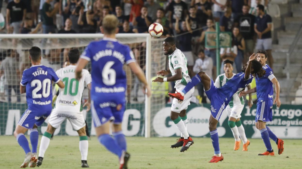 Franck Bambock, en su debut en el Córdoba CF-Real Oviedo de este sábado en El Arcángel