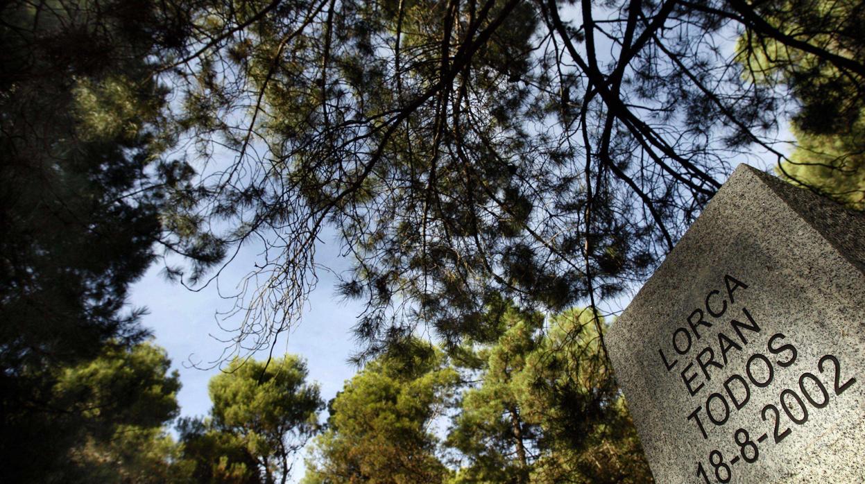 Monolito en recuerdo a la memoria de García Lorca