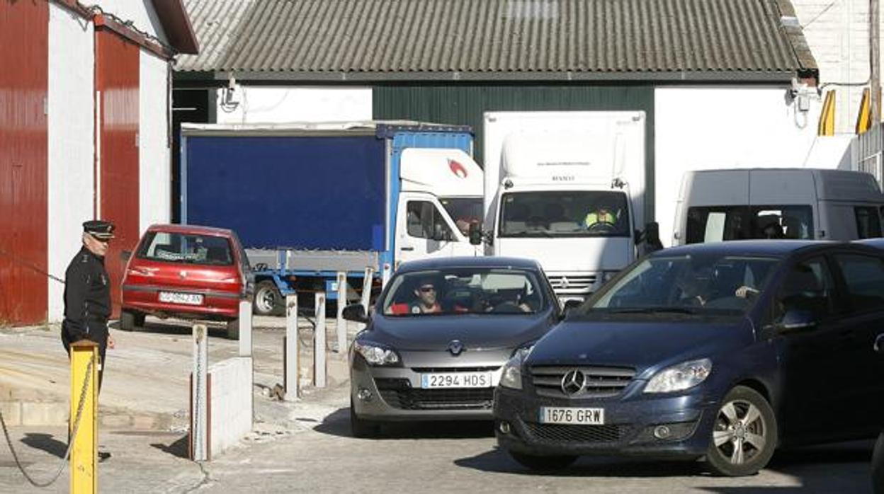 El ladrón robaba el gasoil de camiones aparcados en polígonos industriales