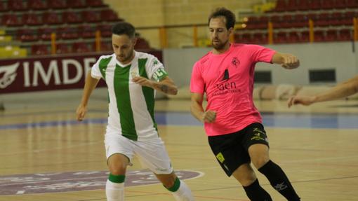 Manu Leal en el compromiso ante el Jaén Paraíso Interior de pretemporada