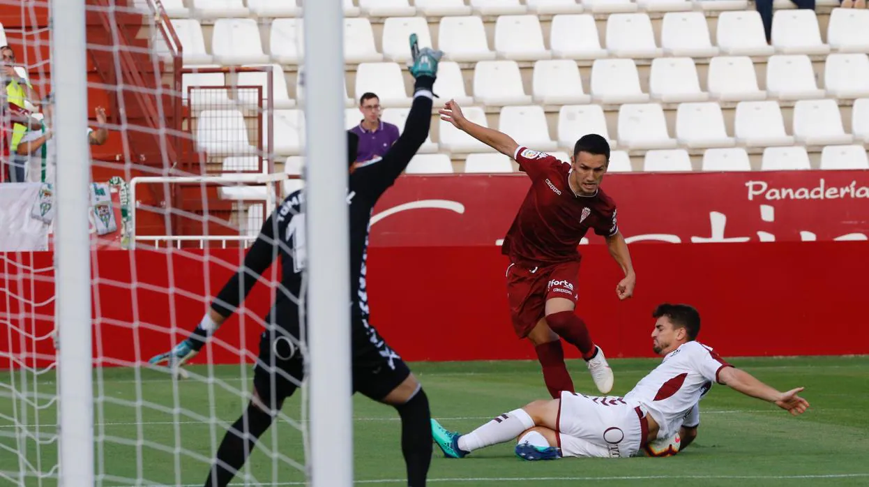 Jovanovic dispara a Nadal en un momento del Albacete-Córdoba CF de este domingo