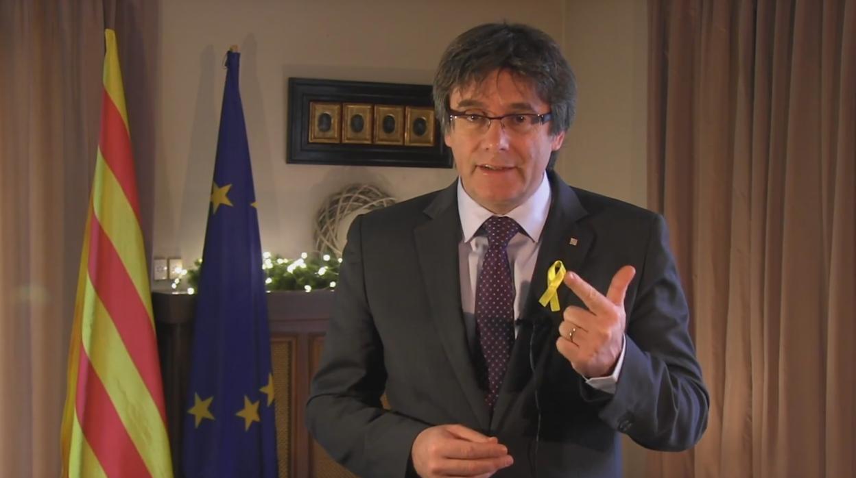 Carles Puigdemont durante el mensaje de Fin de Año pronunciado desde Bruselas