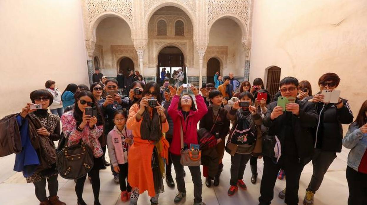 La Alhambra de Granada es uno de los monumentos más visitados de España