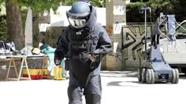 Los Tedax detonan un artefacto explosivo en Marbella