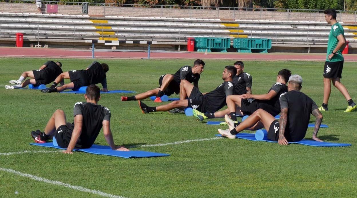 Imagen del entrenamiento del Córdoba CF este jueves en El Fontanar