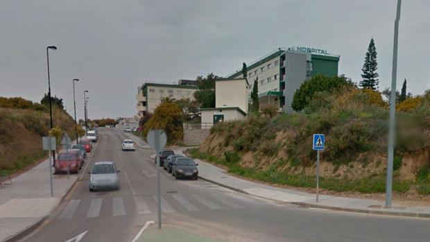 Herido un hombre al caer desde un muro de cuatro metros en Torrox